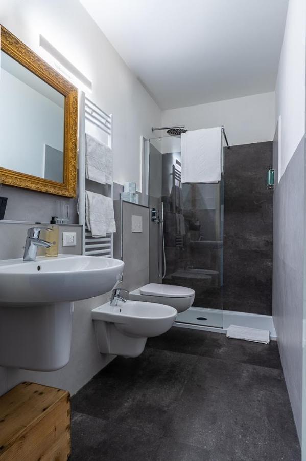 S. Trinita 18, Suites & Rooms トレント エクステリア 写真